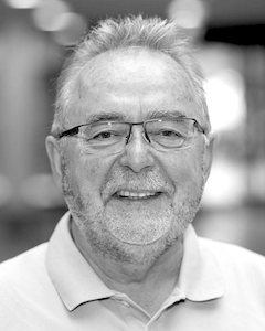 Dr. med. Derra</br>1. Vorsitzender Facharzt für Psychiatrie und Psychotherapie,
Facharzt für Psychosomatische Medizin,spezielle Schmerztherapie, Sozialmedizin.
Westfalenring 16 A, 12207 Berlin
Email: derra@gmx.de
